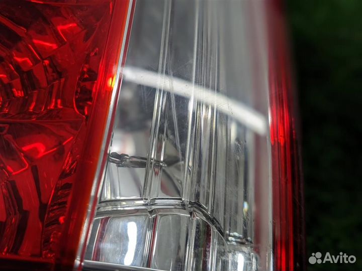 Фонарь задний внутренний левый Citroen C-Crosser