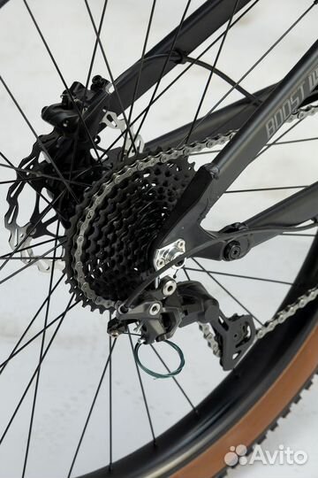 Велосипед двухподвес на воздушной вилке Suntour