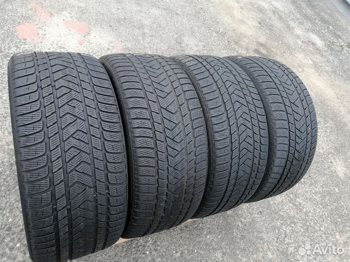 Pirelli Scorpion Winter 285/40 R21 92C