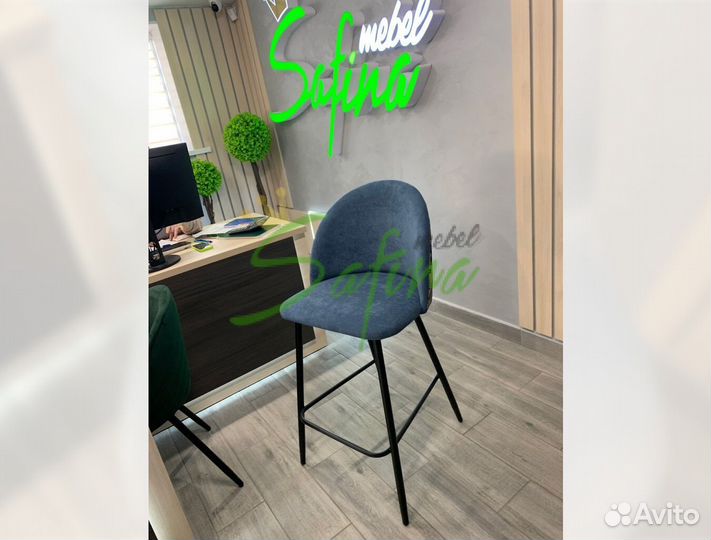 Полубарный стул Лион