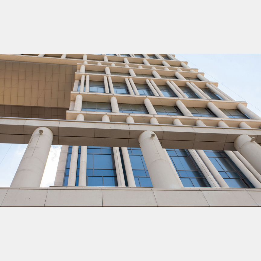 3-к. квартира, 104 м², 17/23 эт.