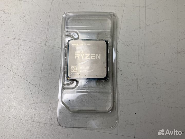 AMD Ryzen 3 2200G