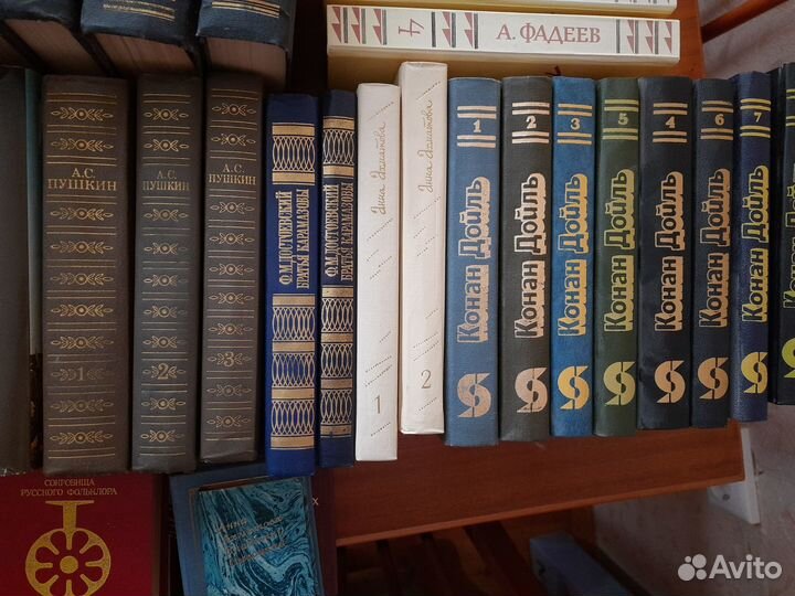 Продам подписные издания в хорошем состоянии