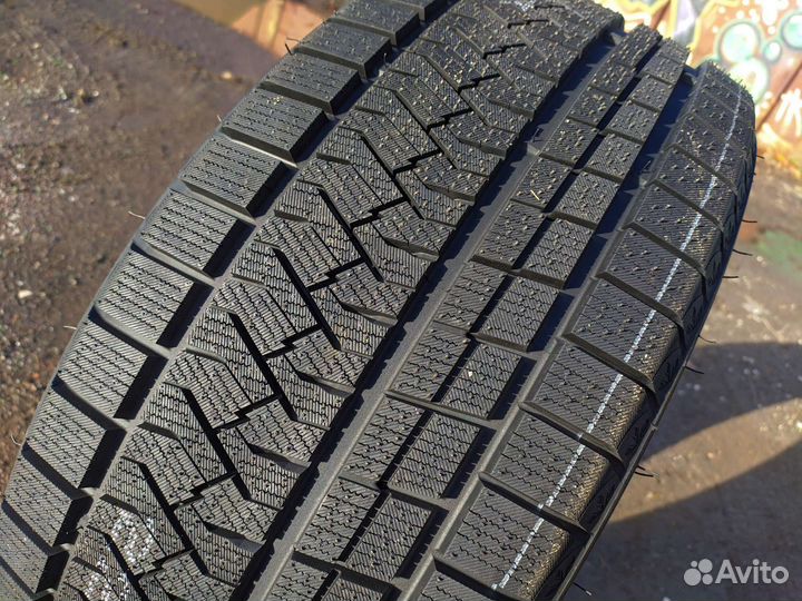 Triangle PL02 225/40 R19 92V