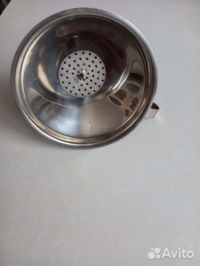 Воронка с фильтром из нержавеющей полированной ста