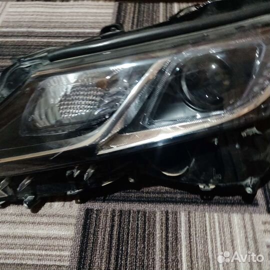 Фара LED правая Toyota Camry 70 2018-2021
