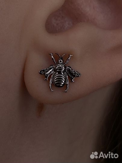 Профессиональные услуги пирсинга/прокола ушей