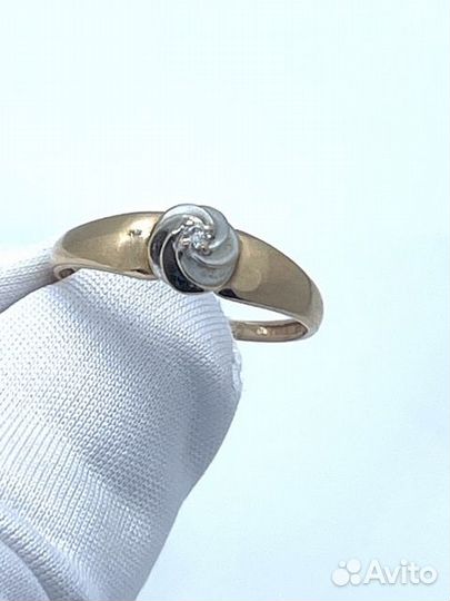 Золотое кольцо с камнем 16,5р