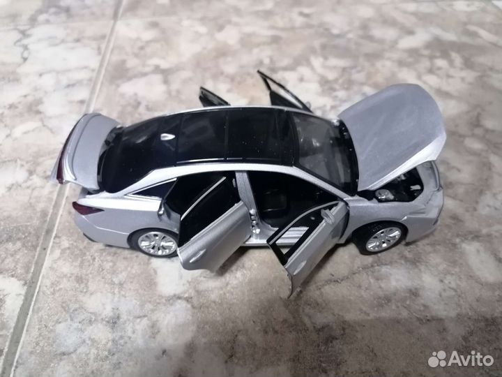 Модель Тойота Камри Toyota Kamry 1:32