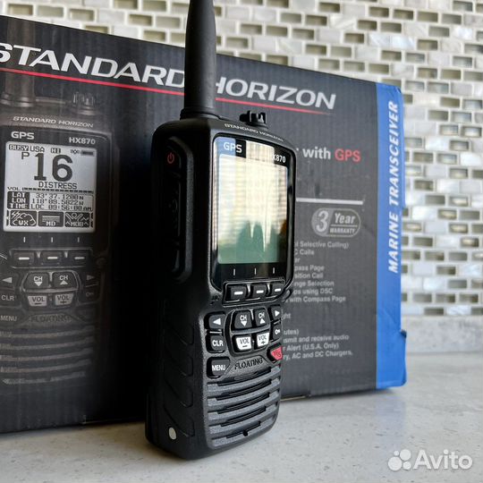 Морская радиостанци Standart Horizon HX-870
