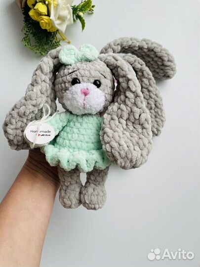 Вязаный плюшевый зайка, вязаная игрушка заяц