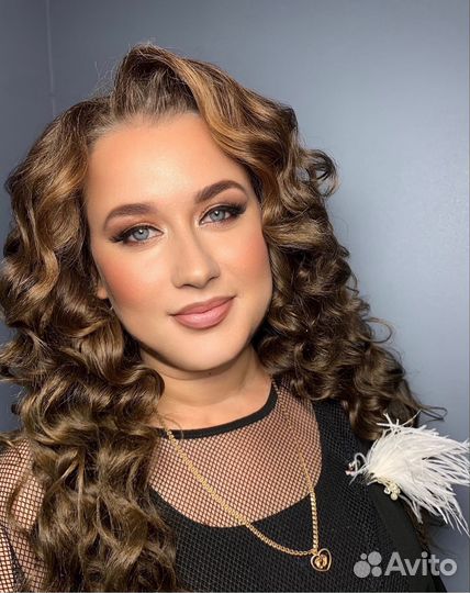 Локоны, причёски, макияж, образ в 4 руки