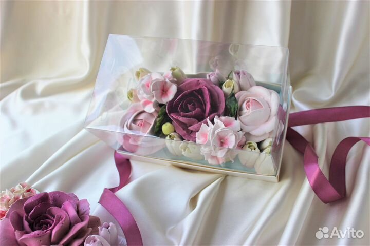 Коробочка - аквариум с зефирными пионами