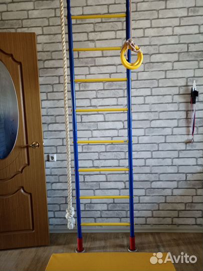 Детский спортивный уголок