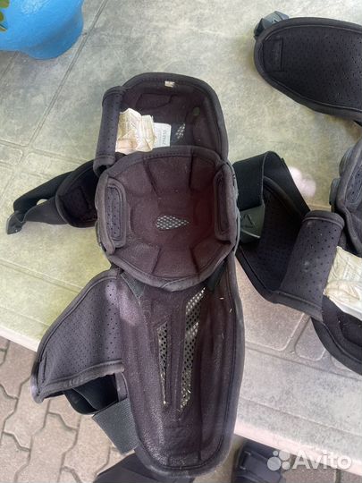 Наколенники leatt dual axis