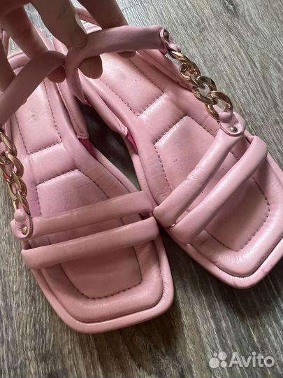 Босоножки розовые 39 tucino