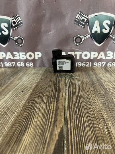 Блок клапанов пневмоподвески Kia quoris 3.8