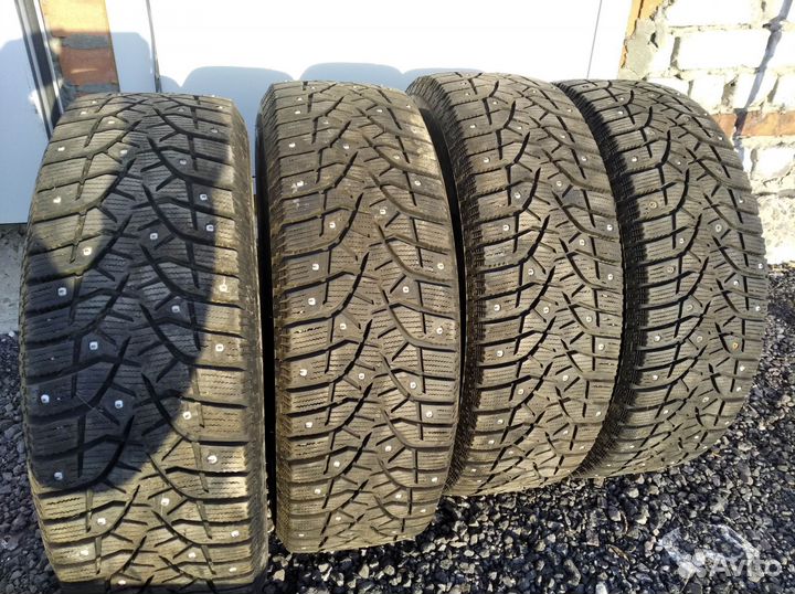 Bridgestone Blizzak Spike-02 195/65 R15 91T