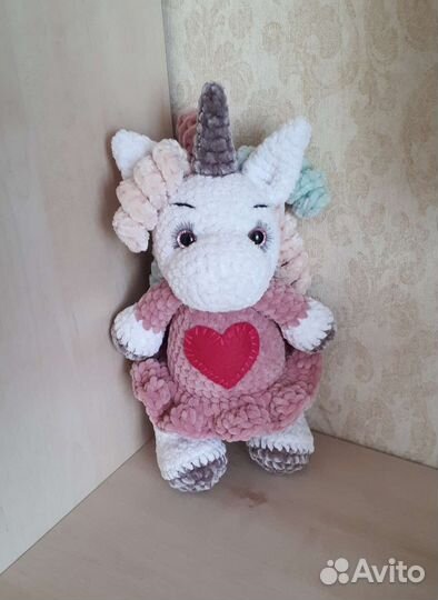 Игрушка из плюшевой пряжи Единорожка