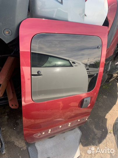 Дверь сдвижная задняя правая Renault Kangoo