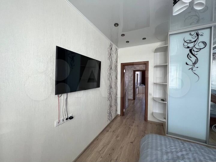 3-к. квартира, 80 м², 1/16 эт.