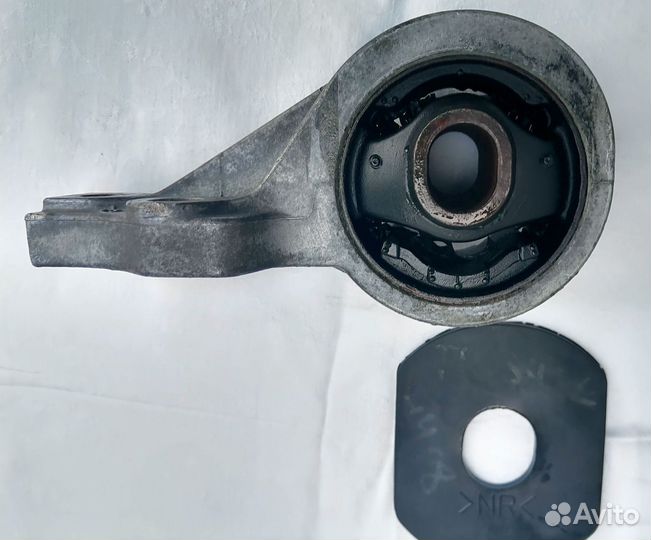 Опора двигателя