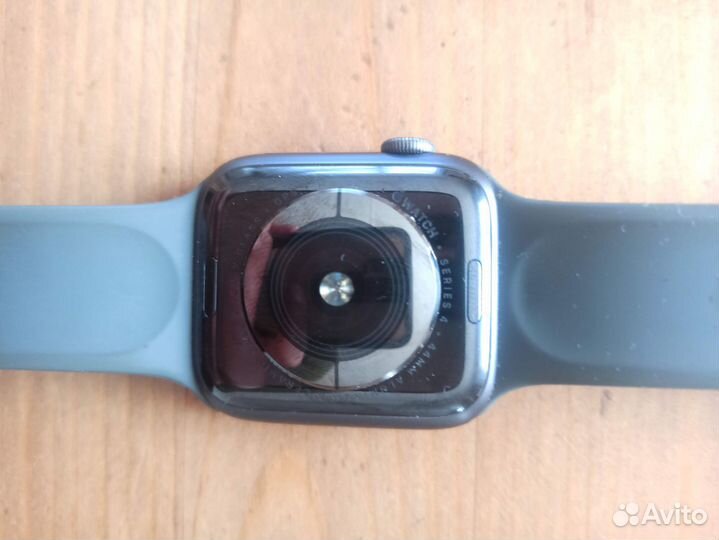 Часы apple watch 4,44 mm