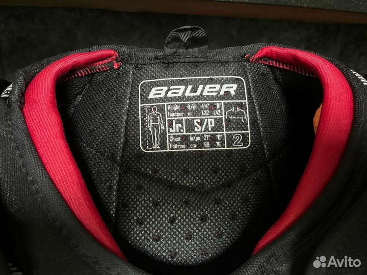 Шорты, шлем, нагрудник