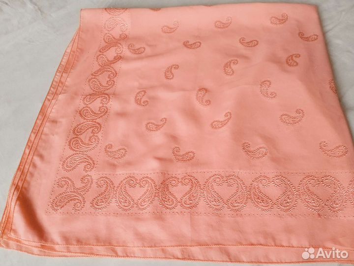 Шелковый платок, Скатерть