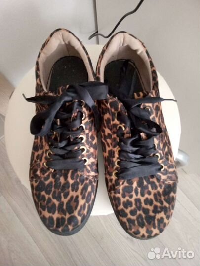 Кроссовки женские 40 размер