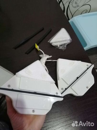 Двухсторонняя щетка для мытья окон