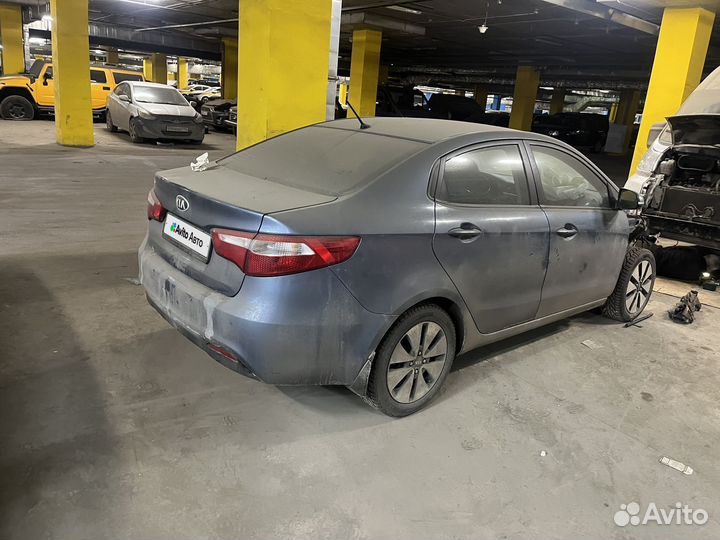 Kia Rio 1.6 AT, 2013, битый, 98 000 км