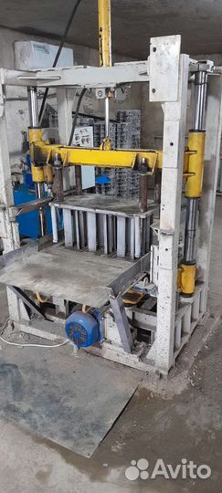 Продам Вибропресс,бетоноешалку 450 литров