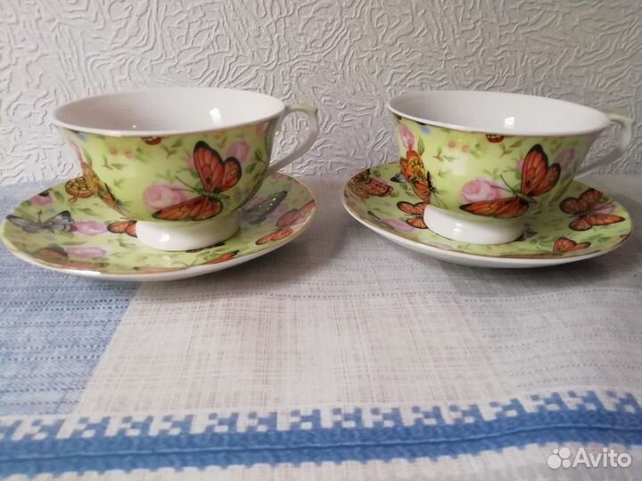 Чайные чашки с блюдцами