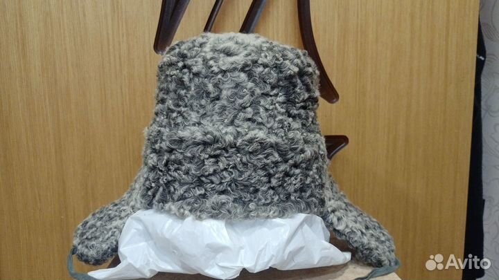 Каракулевая шапка