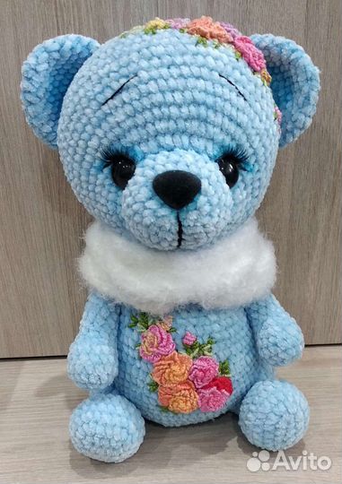 Мишка с вышивкой