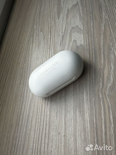 Беспроводные наушники samsung buds