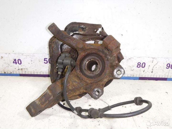 Кулак передний правый Opel Vectra B