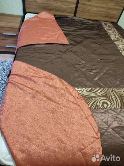 Покрывало на кровать стеганое