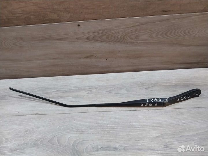 Поводок дворника Renault Megan 3 Fluence