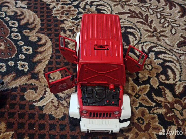 Bruder два джипа