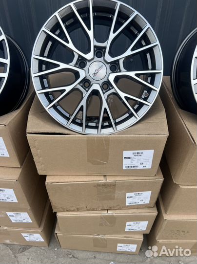 Диски Xtrike 135 R16 5/114.3 Новые