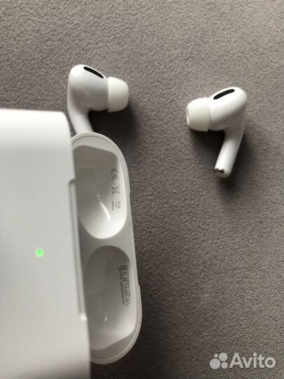Беспроводные наушники apple airpods