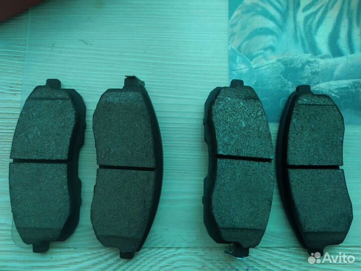 Тормозные колодки на Nissan Maxima, Cefiro A32