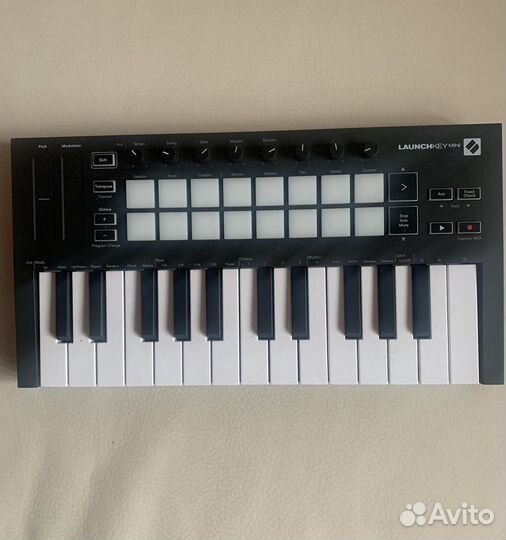 Синтезатор Launchkey mini Novation