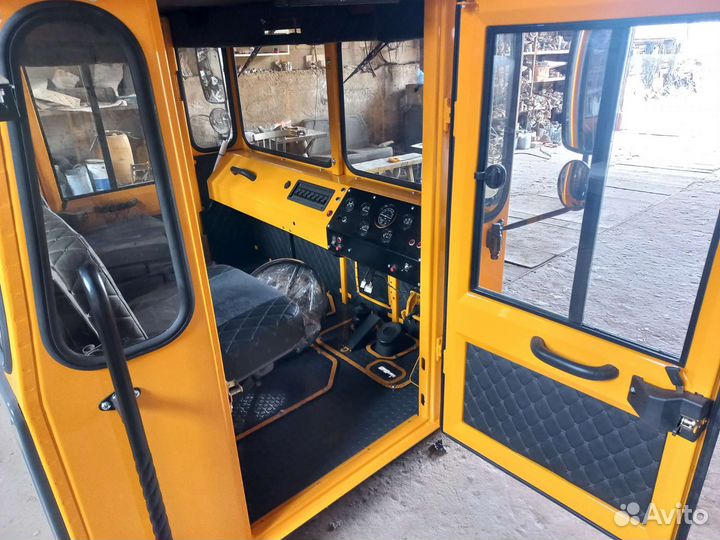 Кабина от Трактора