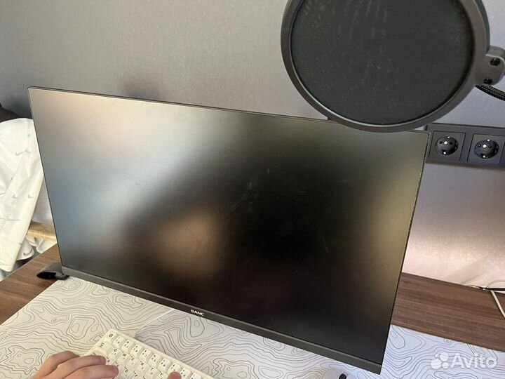 Игровой Монитор с кронштейном