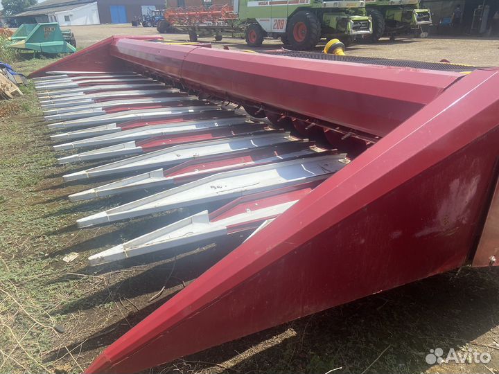 Жатка для уборки подсолннчника жбп7