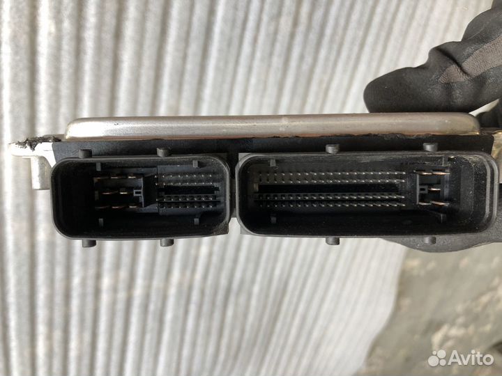 Блок управления двигателем на Audi A6 C5 2.5 TDI