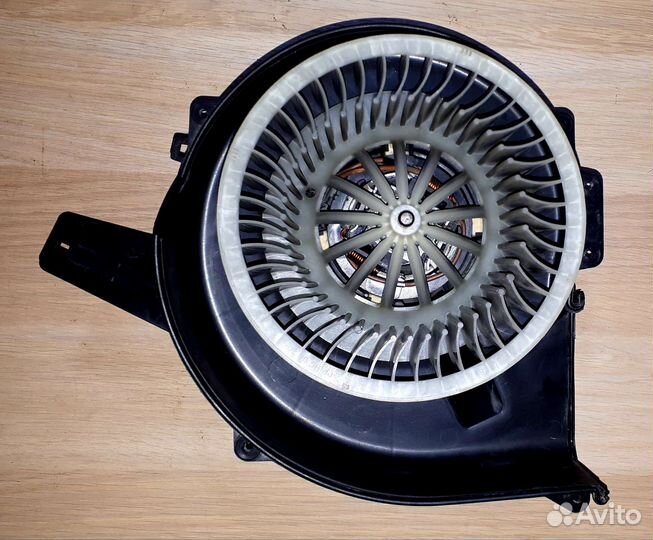 Мотор отопителя Skoda Fabia